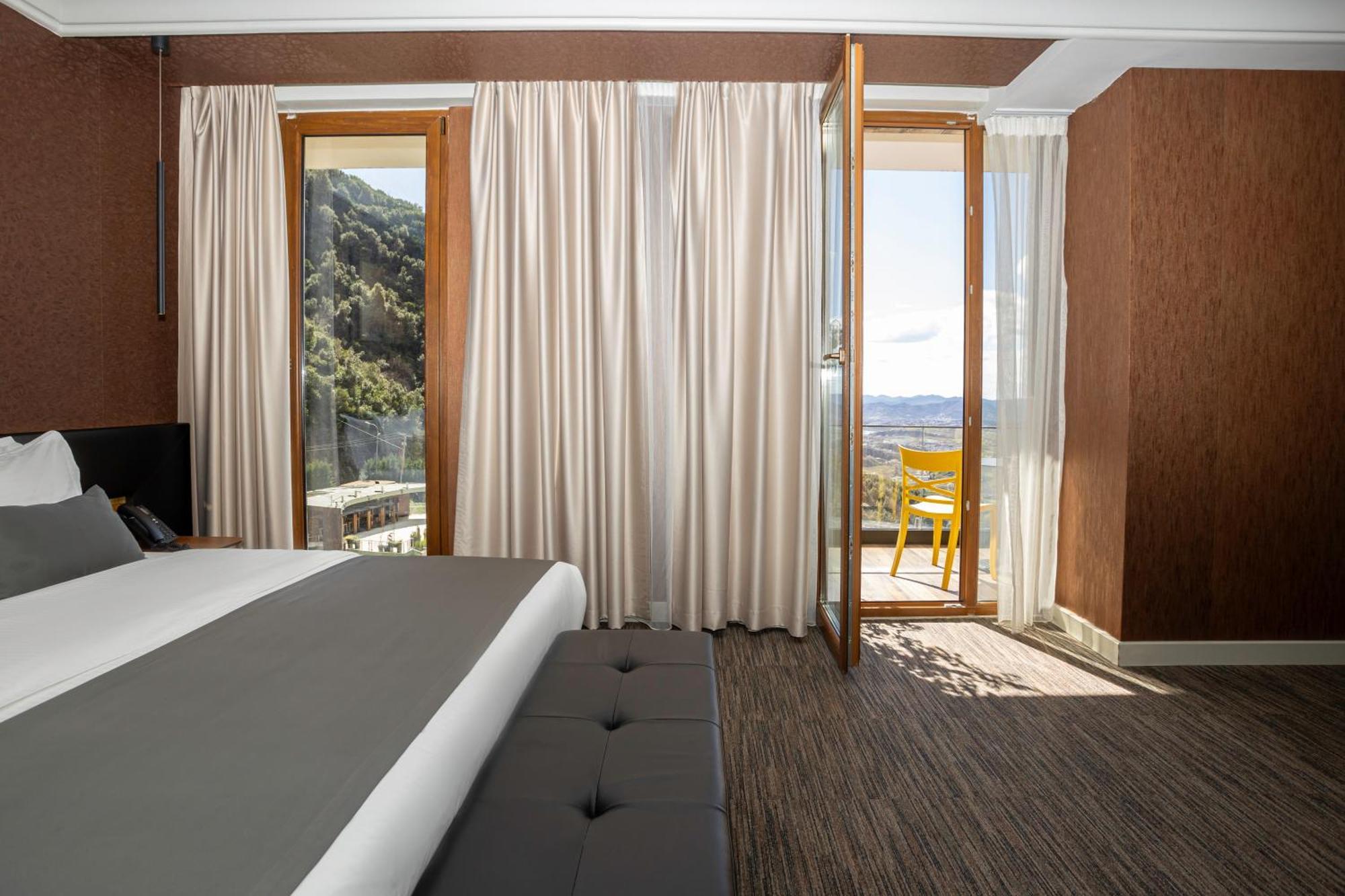 Select Hill Resort Linze Экстерьер фото
